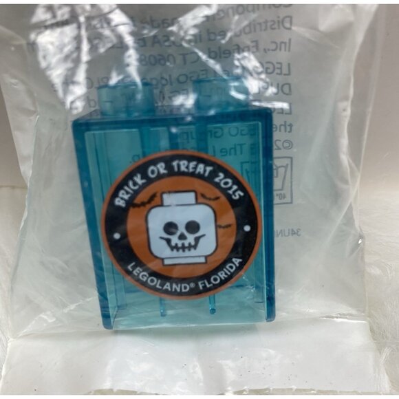 NEW Legoland Florida Brick or Treat 2015 Skeleton Trans-Light Blue Duplo 1x2x2 - Picture 2 of 6